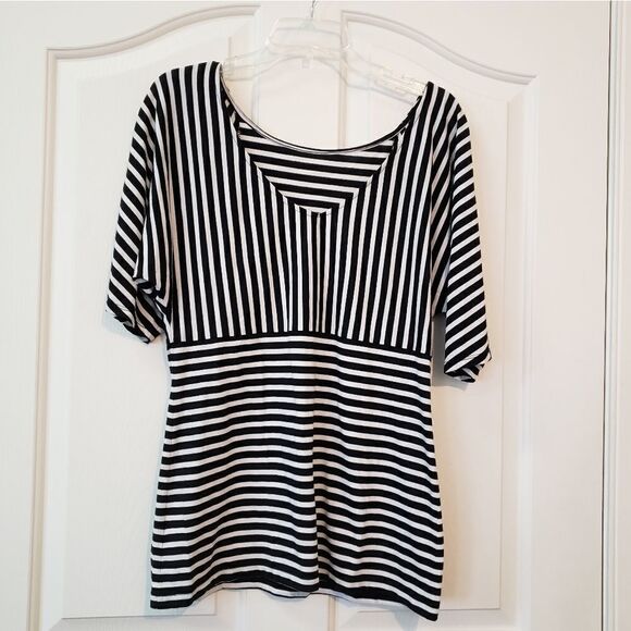 Apostrophe Top  - Picture 2 of 4